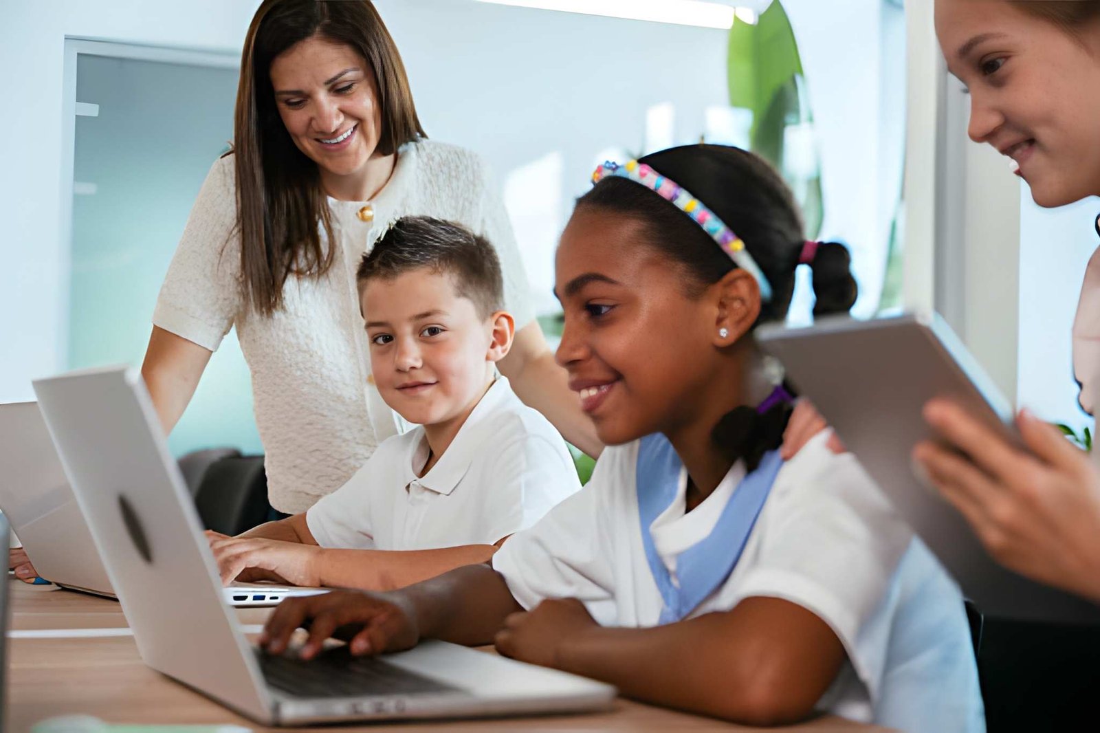 How AI Is Supporting Teachers Beyond the Classroom